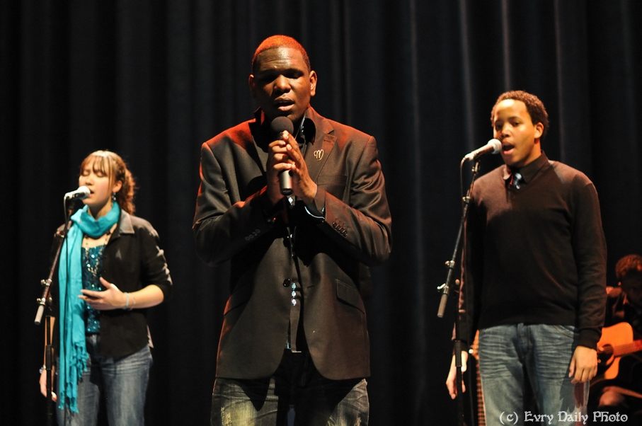 Evry Daily Photo - Telethon Evry 2010 - Concert Evry University Gospel - large - 5244021122.jpg
